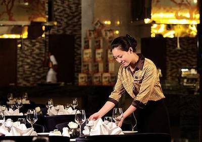 優質餐飲服務之道 三輕、四勤、五聲、六笑與十服務